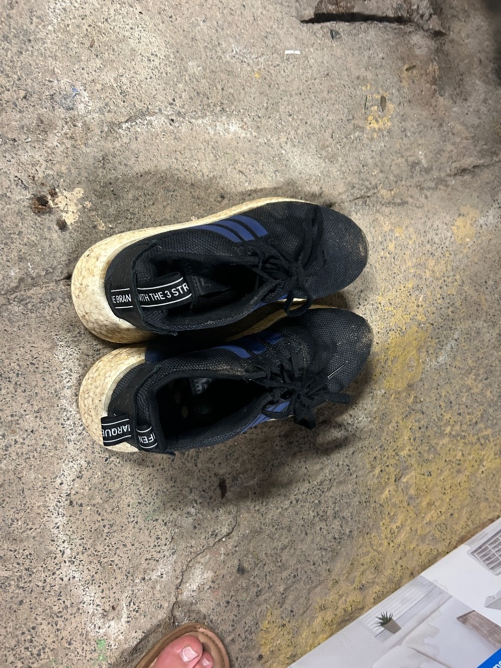 adidas KD sneaker Black Sneakers with Blue Stripes and Espadrille-Style Sole